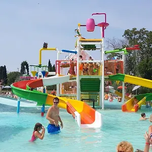 camping-cisano-san-vito.hotelinveneto.com/